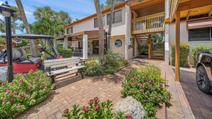 Unclassified image, 5 of 31, button - Midnight Cove II 944C - Exceptional Water Views on Siesta Key (Siesta Key)