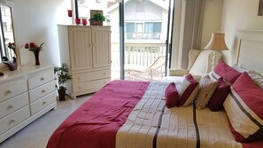 2 slaapkamers, een strijkplank/strijkijzer, gratis wifi, beddengoed