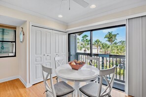 Dining - Our House at the Beach C-215 A Wave From It All (Siesta Key)