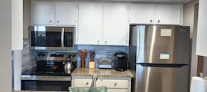 Fridge, coffee/tea maker, cookware/dishes/utensils - Our House at the Beach W-503 Quiet and Tranquil (Siesta Key)