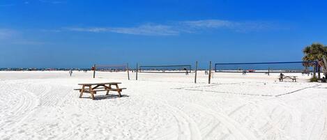 Una spiaggia nelle vicinanze