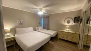 2 bedrooms, iron/ironing board, free WiFi, bed sheets - Siesta Beach House #207 Minute Walk to Beach- 1 WEEK MINIMUM (Siesta Key)