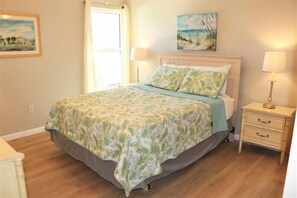 2 bedrooms, internet, bed sheets