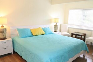 2 bedrooms, free WiFi, bed sheets - Siesta Beach House #303 - Beautifully updated Unit on Siesta Key! (Siesta Key)
