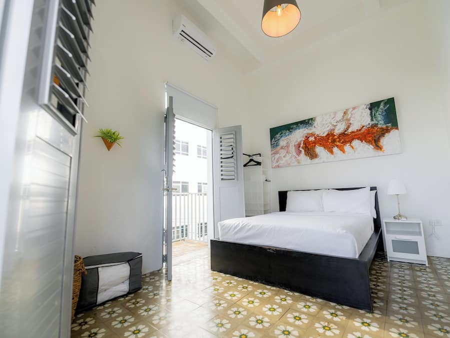 Apartment, 1 Queen-Bett und Schlafsofa, Balkon | Pillowtop-Betten, laptopgeeigneter Arbeitsplatz, Bügeleisen/Bügelbrett