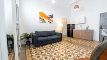 Departamento clásico | Área de sala de estar | Smart TV de 50 pulgadas con canales digitales y televisión
