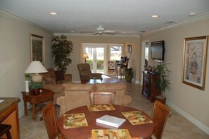 Interior - Sunset Royale - 116- 2bed/2bath condo. Perfectly located from beach and village. (Siesta Key)