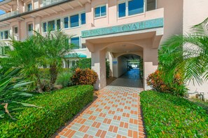Exterior - Sunset Royale - 200- Beautiful two bedroom, two bathroom condo with great views. (Siesta Key)