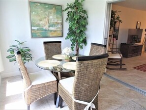 Dining - Sunset Royale - 200- Beautiful two bedroom, two bathroom condo with great views. (Siesta Key)