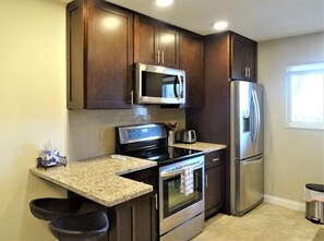 Fridge, microwave, oven, stovetop - Sunset Royale - 200- Beautiful two bedroom, two bathroom condo with great views. (Siesta Key)