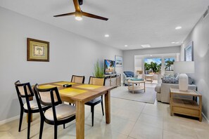 Dining - Sunset Royale - 208- Gorgeous Sunsets awaits beautiful 1 bedroom (Siesta Key)