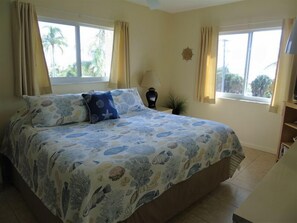 2 bedrooms, iron/ironing board, free WiFi, bed sheets - Sunset Royale - 300- Gorgeous Views for sunsets over Siesta Key (Siesta Key)