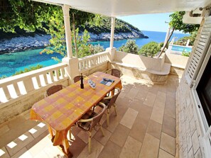 Outdoor dining - Oasis of peace - Two Bedroom Apartment with Pool and Sea View (Zrnovo)