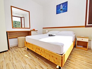 2 bedrooms, bed sheets
