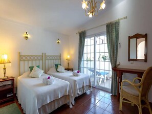 6 chambres, Wi-Fi gratuit, draps fournis