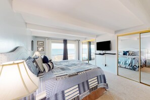 3 bedrooms, iron/ironing board, internet, bed sheets - Grand oceanfront home with multiple decks, beach access, W/D & AC (Ocean City)