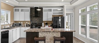 Modern Cabin- 8 acres Ranch - near Venues & Breweries