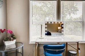 3 bedrooms, desk, iron/ironing board, travel crib