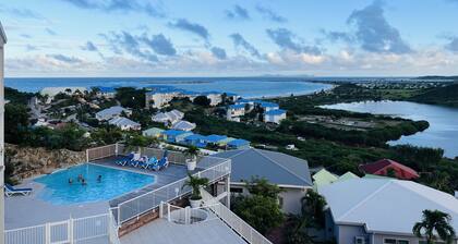 Duplex Aloe Vera overlooking Saint Barthélemy and the beach of Orient Bay