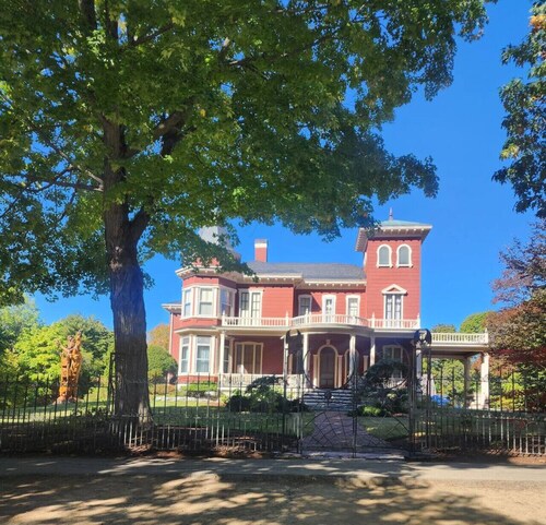 Angel Mist Retreat Garage Apartment