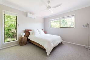 2 bedrooms, iron/ironing board, travel cot, WiFi