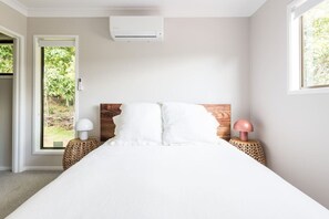 2 bedrooms, iron/ironing board, travel cot, WiFi