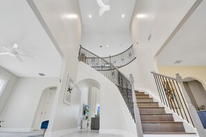 Interior - Opulence On The Bay ~ w/Heated Pool / Hot Tub/ Near Beach 🏖️ (Hollywood)