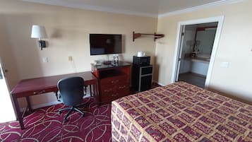 Iron/ironing board, free WiFi, bed sheets