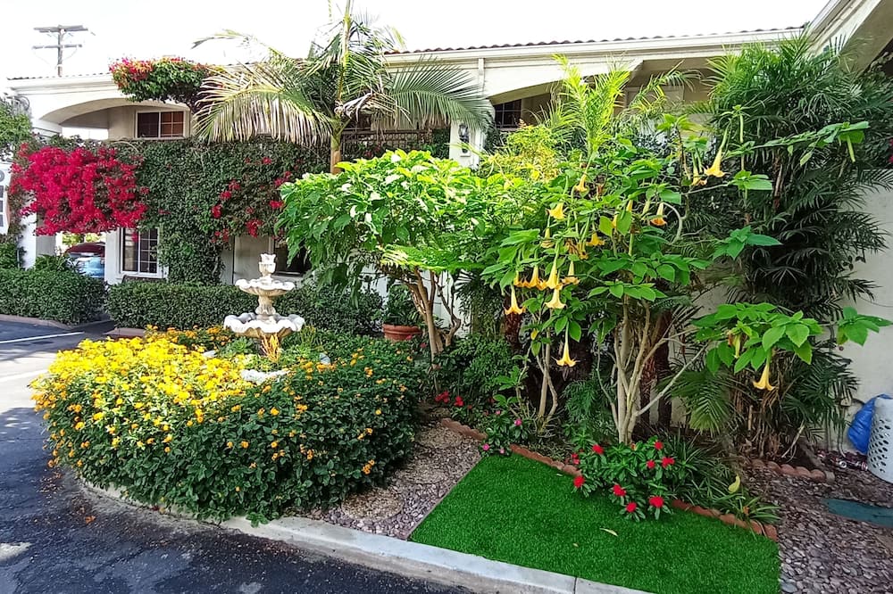 Dynasty Suites Santa Fe Springs
