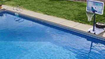 Inomhuspool och uppvärmd pool