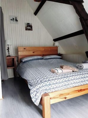 1 bedroom, free WiFi, bed sheets