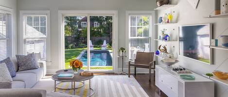 Smart TV, fireplace, printers