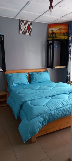 9 bedrooms, desk, iron/ironing board, free WiFi - The perfect place for getaways! (Kigali)