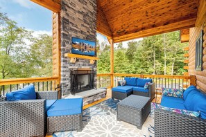 House (5 Bedrooms) | Property amenity - Sunshine Chalet by Taylor Made Deep Creek (McHenry)
