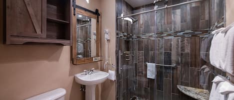 Condo, 1 chambre | Salle de bain | Serviettes fournies