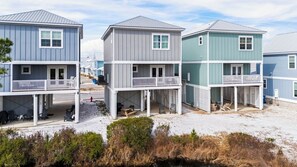 Exterior - Beach House-Orange Beach. Free parking and walking distance to many attractions! (Orange Beach)