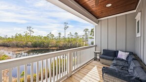 Property grounds - Beach House-Orange Beach. Free parking and walking distance to many attractions! (Orange Beach)