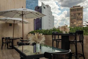 Komplett frokost hver dag (USD 17 per person)