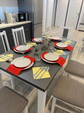 Departamento, varias camas | Restaurantes