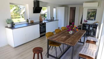 Cottage | Ruang makan