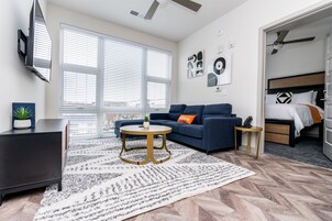 Suite | Iron/ironing board, free WiFi, bed sheets