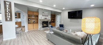 Private Hot Tub & Pond - Game Room - Luxury Home