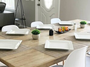 Dining - Private Hot Tub & Pond - Game Room - Luxury Home (Margaretville)