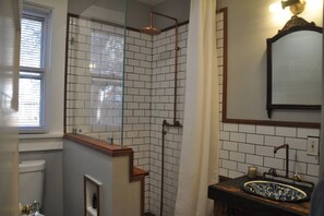 Hair dryer, towels - Private Hot Tub - 3 bedroom Village Home (Fleischmanns)