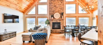 Lakeside Catskills Escape • Soak, Sip & Stargaze