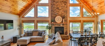 Lakeside Catskills Escape • Soak, Sip & Stargaze