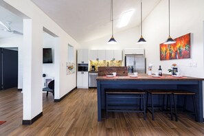 Fridge, microwave, oven, stovetop - 5 Bd Mountain Villa with Pool & Panoramic views Río Grande PR (Río Grande)