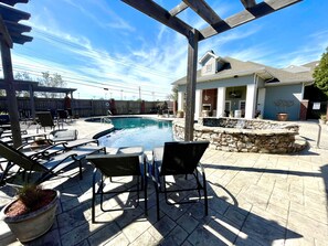 Outdoor pool - 2 Bedrooms, 2 Baths, Sleeps 6 - RTR and Welcome to The Red Elephant (Tuscaloosa)