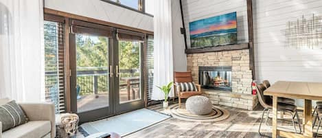 TV, fireplace, offices