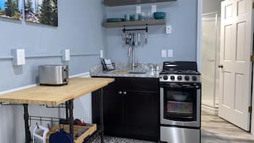 Microwave, oven, stovetop, coffee/tea maker